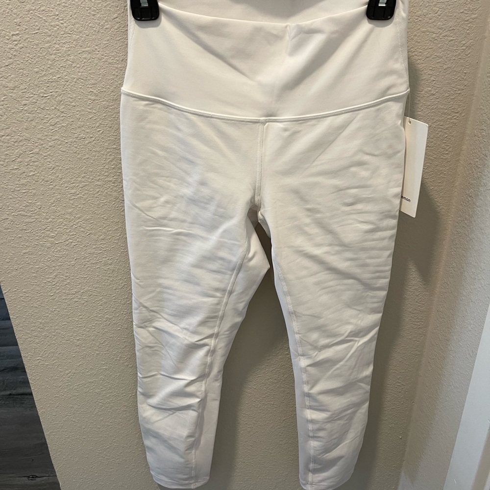 Lululemon wunder under HR 25” white size 8